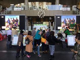 大阪駅ノースゲートにて行われたJR大阪駅みのりみのるマルシェ